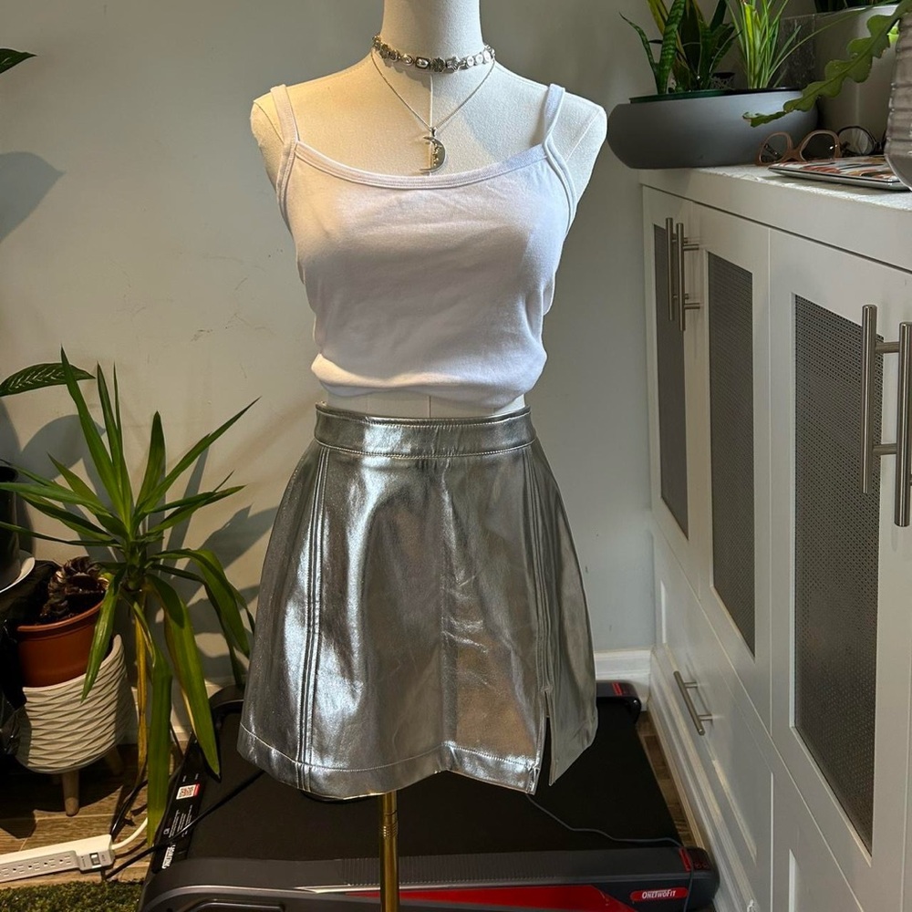 Y2K silver metallic mini skirt